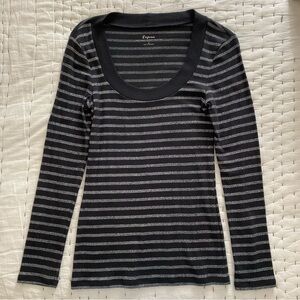 Express Sexy Basic Scoop-Neck Tee Black with Silver Metallic Stripes Size M